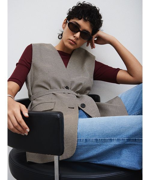 Mila Owen（ミラオーウェン）の「オーバルキャットアイスリムサングラス（サングラス・レディース・ブラウン/ブラック・F）」の4枚目の写真