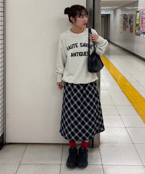 DISCOAT（ディスコート）の「スクエアくったりボストンバッグ（ボストンバッグ・レディース・ブラック/ブラウン/ベージュ・FREE）」の15枚目の写真