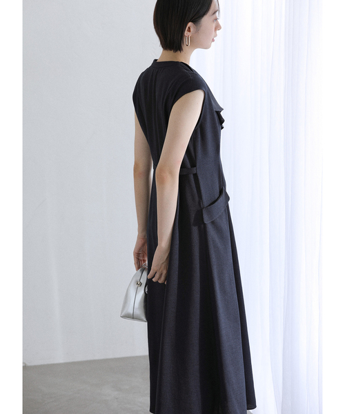 La TOTALITE（ラトータリテ）の「《追加》【洗える】アシメラペルツイルワンピース（ワンピース・レディース・ベージュ/ネイビー・36/38）」の13枚目の写真