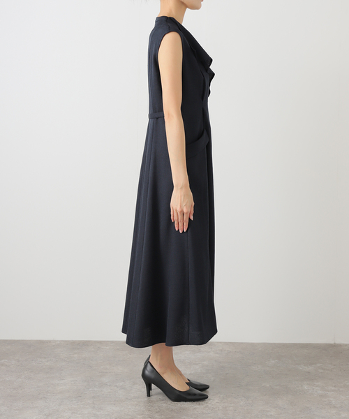 La TOTALITE（ラトータリテ）の「《追加》【洗える】アシメラペルツイルワンピース（ワンピース・レディース・ベージュ/ネイビー・36/38）」の17枚目の写真