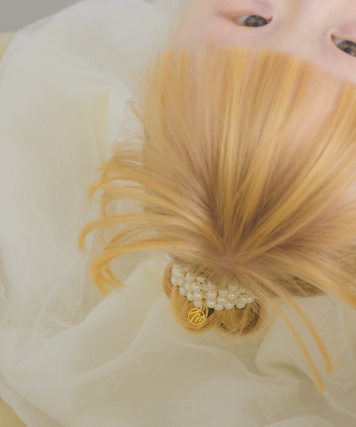 muku（ムク）の「BABY HAIR TIE/PEARL（ヘアゴム・レディース・ホワイト・FREE）」の2枚目の写真