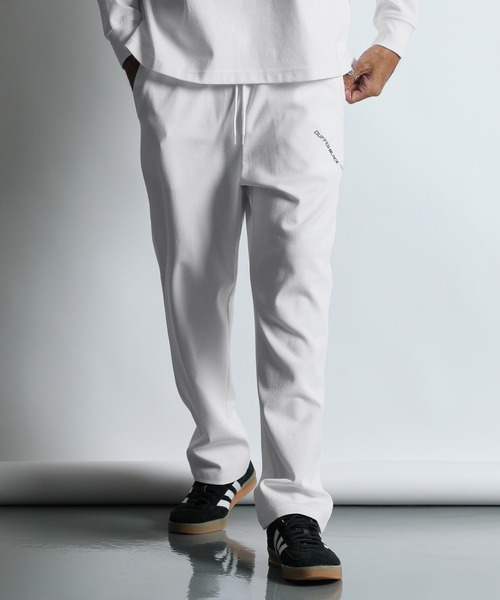 The DUFFER of ST.GEORGE（ザダファーオブセントジョージ）の「〔BLACK LABEL〕SORONA PONTE REGULAR FIT TRACK PANTS：セットアップ ポンチ素材 レギュラーフィット トラックパンツ（スウェットパンツ・メンズ・ホワイト/ブラック/ライトグレー・X-LARGE/LARGE/MEDIUM）」の6枚目の写真