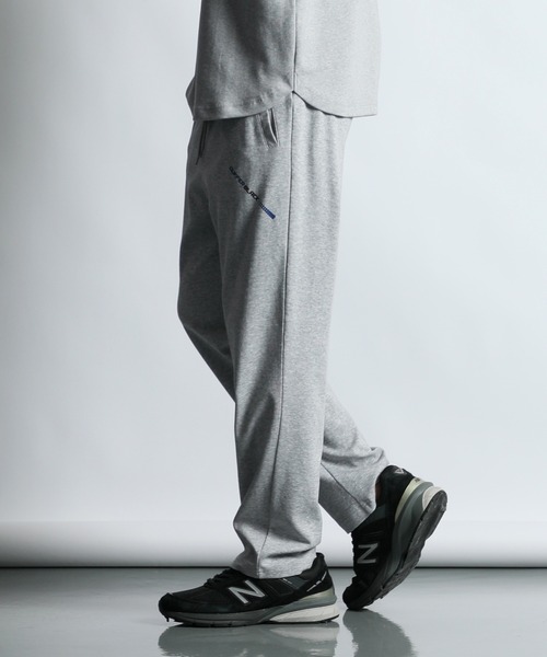 The DUFFER of ST.GEORGE（ザダファーオブセントジョージ）の「〔BLACK LABEL〕SORONA PONTE REGULAR FIT TRACK PANTS：セットアップ ポンチ素材 レギュラーフィット トラックパンツ（スウェットパンツ・メンズ・ホワイト/ブラック/ライトグレー・X-LARGE/LARGE/MEDIUM）」の12枚目の写真