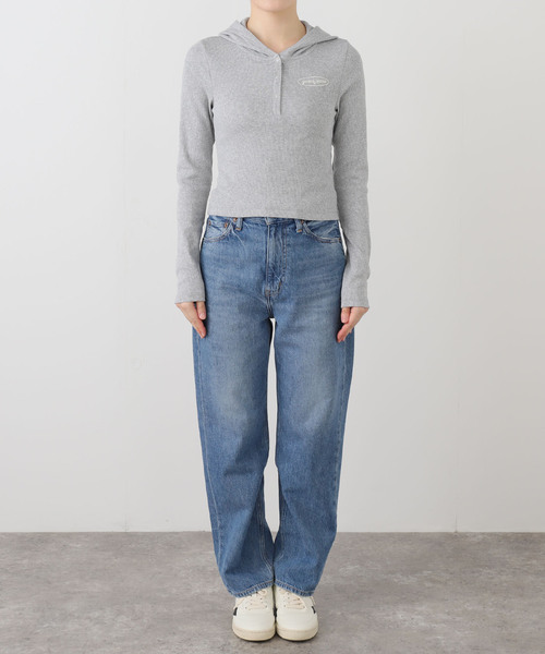 Guess(ゲス)の「GUESS/ゲスGJ LS HOODED EMBRO TOP(Tシャツ/カットソー・レディース・グレー・SMALL)」の11枚目の写真