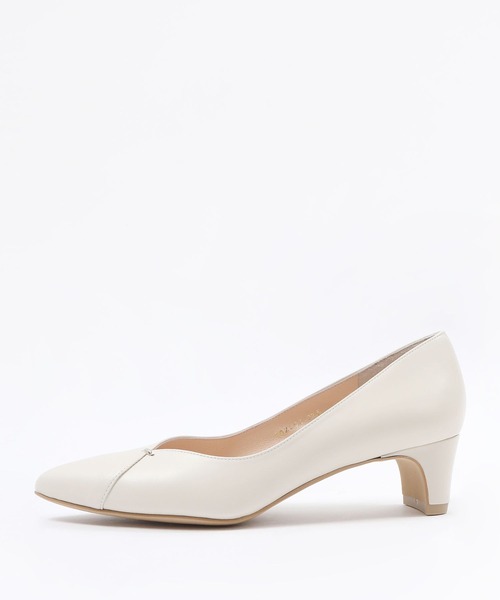 HIPS（ヒップス）の「【本革】メタルパーツVカットパンプス（パンプス・レディース・ボルドー/アイボリー/ネイビー/ブラック/ブラック系その他・23cm/22.5cm/23.5cm/24cm/24.5cm）」の6枚目の写真