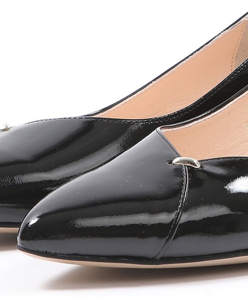 HIPS（ヒップス）の「【本革】メタルパーツVカットパンプス（パンプス・レディース・ボルドー/アイボリー/ネイビー/ブラック/ブラック系その他・23cm/22.5cm/23.5cm/24cm/24.5cm）」の15枚目の写真