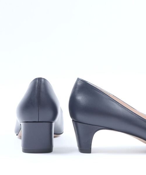 HIPS（ヒップス）の「【本革】メタルパーツVカットパンプス（パンプス・レディース・ボルドー/アイボリー/ネイビー/ブラック/ブラック系その他・23cm/22.5cm/23.5cm/24cm/24.5cm）」の17枚目の写真