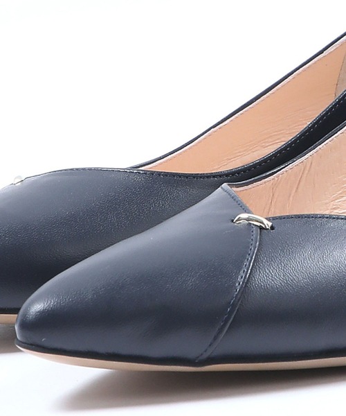 HIPS（ヒップス）の「【本革】メタルパーツVカットパンプス（パンプス・レディース・ボルドー/アイボリー/ネイビー/ブラック/ブラック系その他・23cm/22.5cm/23.5cm/24cm/24.5cm）」の19枚目の写真