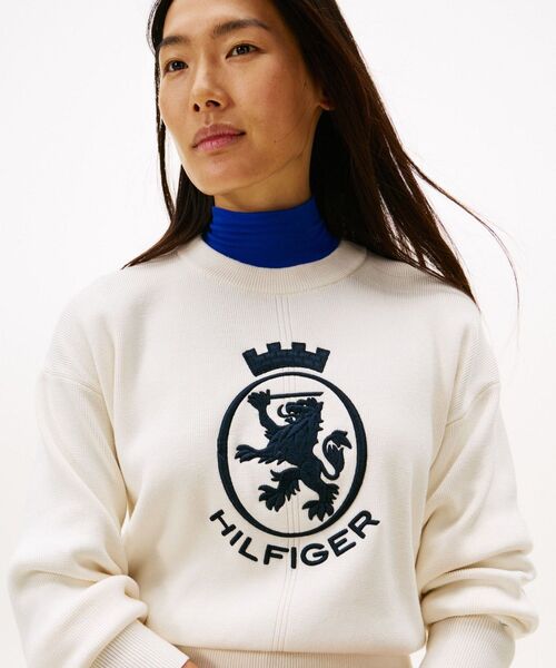 TOMMY HILFIGER(トミーヒルフィガー)の「バーシティグラフィックモックネックセーター(ニット/セーター・レディース・ホワイト/グレー・XX-SMALL/X-SMALL)」の7枚目の写真