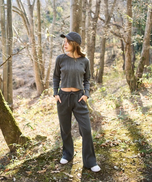 ELEMENT eden(エレメントエデン)の「ELEMENT レディース RIB LINE LS WOMEN ロンT 【2025年秋冬モデル】/エレメントセットアップ対応クロップド丈リブタイトシルエットリンガー長袖ロンT(Tシャツ/カットソー・レディース・ブラック/ブラック系その他/ホワイト・MEDIUM)」の12枚目の写真