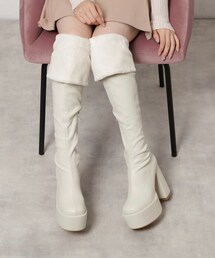 レディースのブーツ（ホワイト/白色系・ファー）ファッション