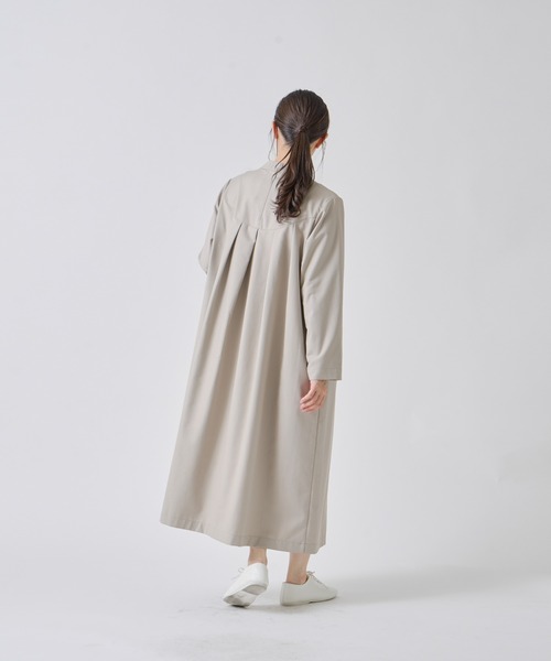 Kelen（ケレン）の「「KELEN / ケレン」タックデザインワンピース（ワンピース・レディース・ブラック/グレイッシュベージュ/ネイビー・S/M）」の14枚目の写真
