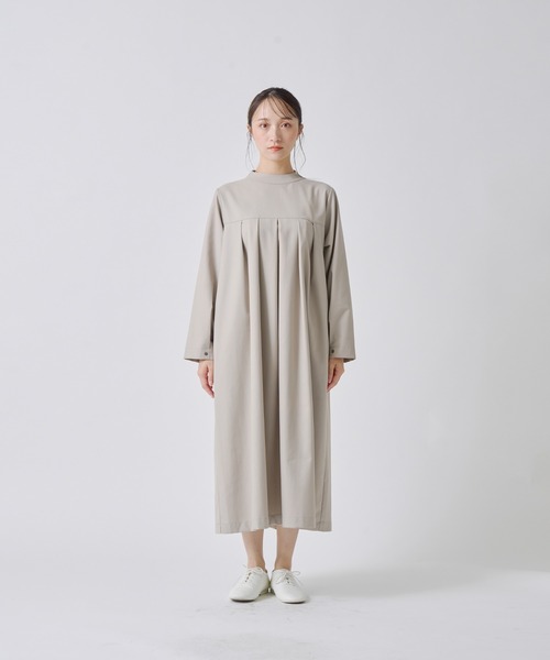 Kelen（ケレン）の「「KELEN / ケレン」タックデザインワンピース（ワンピース・レディース・ブラック/グレイッシュベージュ/ネイビー・S/M）」の17枚目の写真