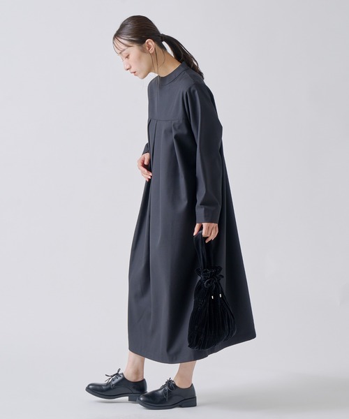 Kelen（ケレン）の「「KELEN / ケレン」タックデザインワンピース（ワンピース・レディース・ブラック/グレイッシュベージュ/ネイビー・S/M）」の21枚目の写真