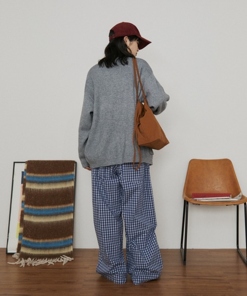 MERLOT（メルロー）の「オーバーサイズVネックカーディガン（カーディガン/ボレロ・レディース・グレー/ライトブルー・FREE）」の10枚目の写真