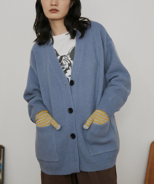 MERLOT（メルロー）の「オーバーサイズVネックカーディガン（カーディガン/ボレロ・レディース・グレー/ライトブルー・FREE）」の13枚目の写真