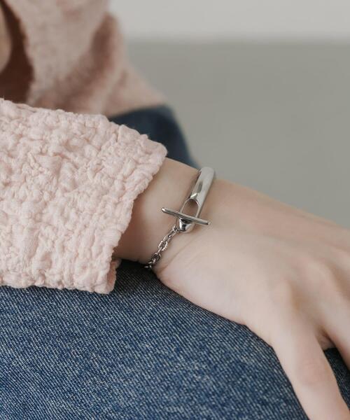 SMELLY（スメリー）の「ステンレスカーブバーマンテルブレスレット（ブレスレット・レディース・シルバー・-）」の6枚目の写真
