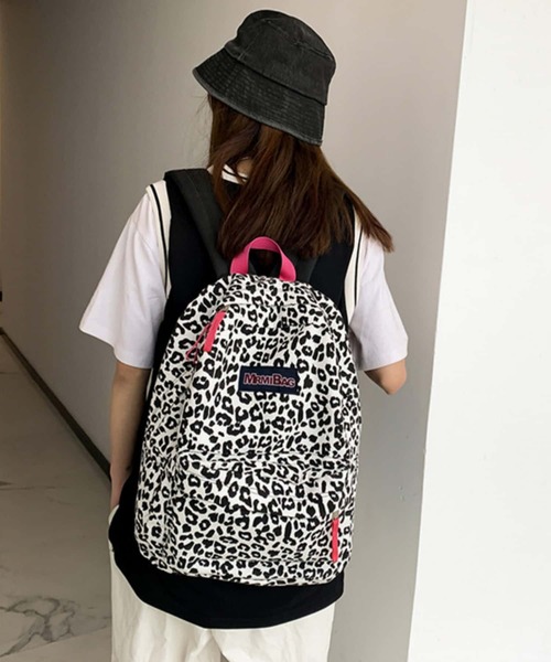 LA VORAGINE(ラ ヴォラジネ)の「ヒョウ柄バックパック/リュック(バックパック/リュック・レディース・ブラック/ホワイト・FREE)」の10枚目の写真