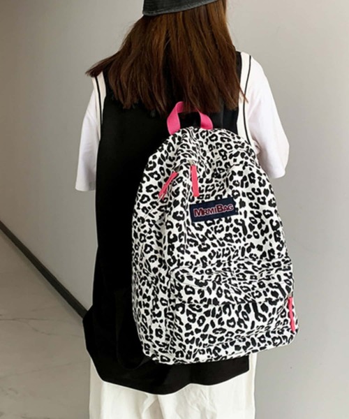 LA VORAGINE(ラ ヴォラジネ)の「ヒョウ柄バックパック/リュック(バックパック/リュック・レディース・ブラック/ホワイト・FREE)」の6枚目の写真