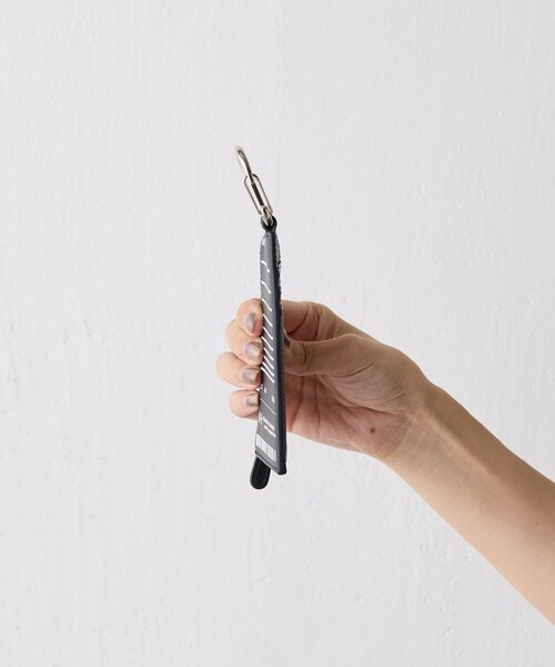 ear PAPILLONNER（イアパピヨネ）の「《インフルエンサーouchi企画》チケットフラグメントケース（カードケース・レディース・ブラック/ブルー・FREE）」の4枚目の写真