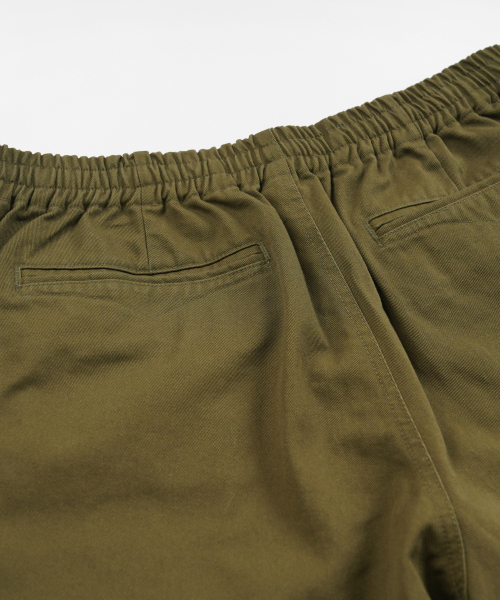FRIZMWORKS(フリズムワークス)の「WASHED OFFICER CHINO SHORTS _ OLIVE(その他パンツ・メンズ・その他・SMALL/MEDIUM/LARGE/X-LARGE)」の8枚目の写真