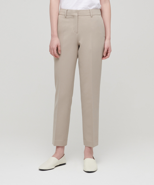 MUSINSA STANDARD WOMAN(ムシンサスタンダードウーマン)の「レディースフルイドスリムストレートスラックス【ベージュ】(スラックス・レディース・その他・34/30/31/24/28/29)」の1枚目の写真