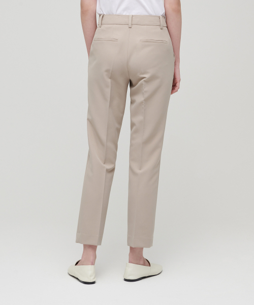 MUSINSA STANDARD WOMAN(ムシンサスタンダードウーマン)の「レディースフルイドスリムストレートスラックス【ベージュ】(スラックス・レディース・その他・34/30/31/24/28/29)」の2枚目の写真