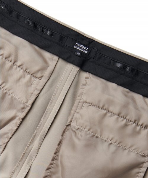 MUSINSA STANDARD WOMAN(ムシンサスタンダードウーマン)の「レディースフルイドスリムストレートスラックス【ベージュ】(スラックス・レディース・その他・34/30/31/24/28/29)」の5枚目の写真