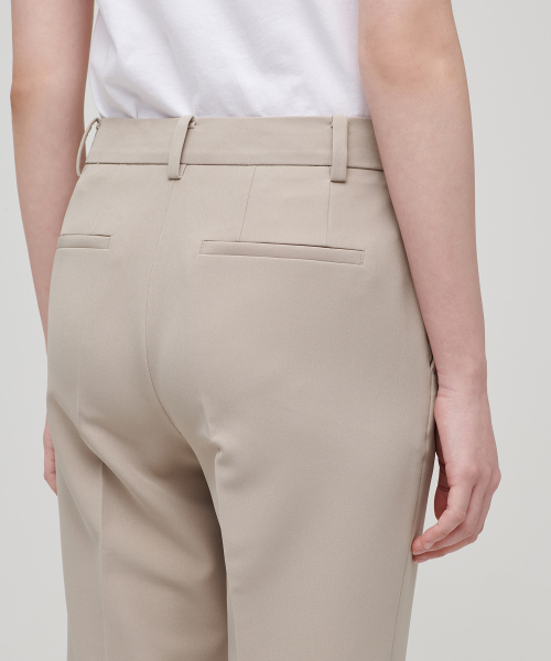 MUSINSA STANDARD WOMAN(ムシンサスタンダードウーマン)の「レディースフルイドスリムストレートスラックス【ベージュ】(スラックス・レディース・その他・34/30/31/24/28/29)」の6枚目の写真