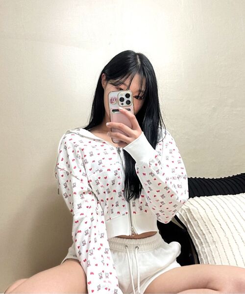 YOUHEE（ユヒ）の「PETITE PATTERN HOOD ZIP-UP WHITE（パーカー・レディース・その他・SMALL/MEDIUM）」の2枚目の写真