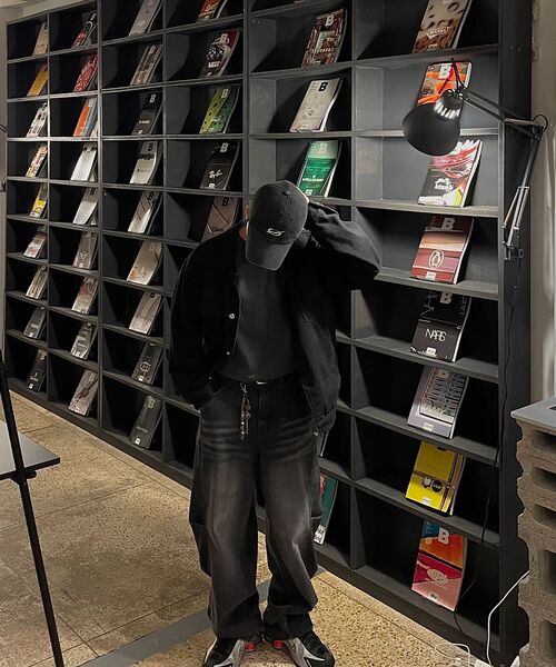 BER DE NOIR(ベールドノワール)の「カーブドツーピンタックサイドデニムパンツ(ブラック)(デニムパンツ・メンズ・その他・SMALL/MEDIUM/LARGE)」の9枚目の写真