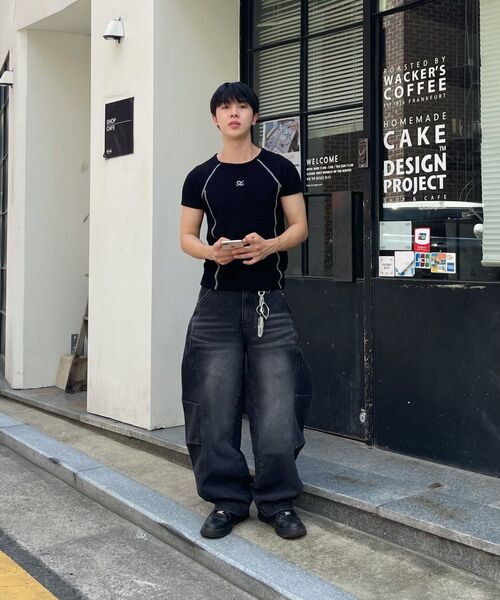 BER DE NOIR(ベールドノワール)の「カーブドツーピンタックサイドデニムパンツ(ブラック)(デニムパンツ・メンズ・その他・SMALL/MEDIUM/LARGE)」の3枚目の写真