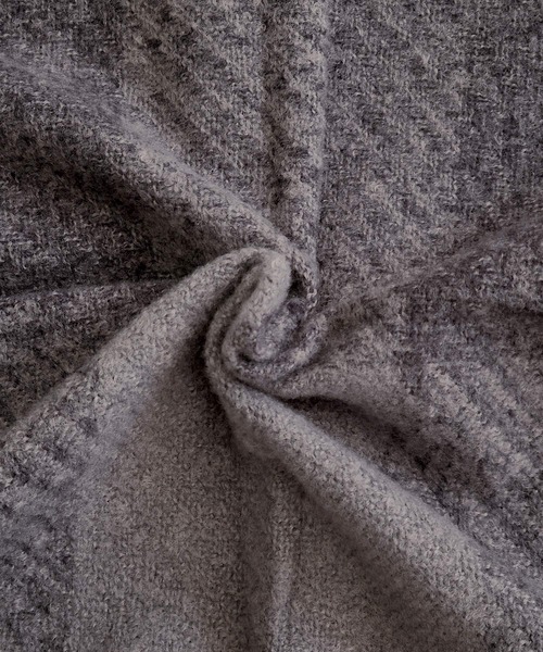 DAY CLOSET（デイ クローゼット）の「【182×58cm大判/ブランケット/マフラー】ワンポイントタグボリュームフリンジストール レディース（ストール/ショール・レディース・ブラウン/グレイッシュベージュ/ブルー/グレー/ネイビー/ダークグレー/レッド・ONE SIZE）」の8枚目の写真