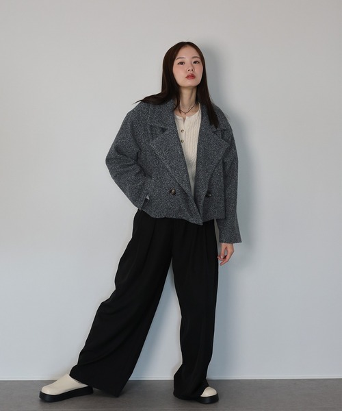 J by blue(ジェイバイブルー)の「プードルボアショートコート(ピーコート・レディース・ベージュ/グレー系・MEDIUM)」の15枚目の写真