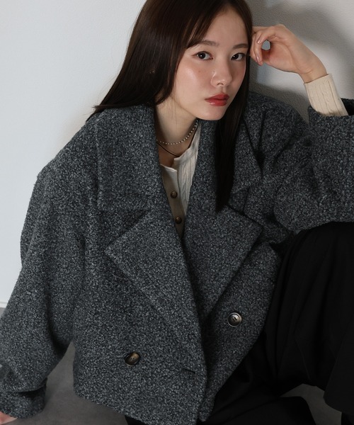 J by blue(ジェイバイブルー)の「プードルボアショートコート(ピーコート・レディース・ベージュ/グレー系・MEDIUM)」の17枚目の写真