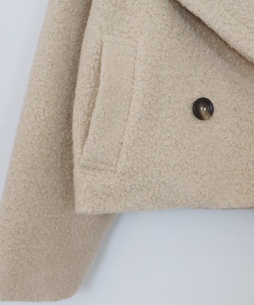 J by blue(ジェイバイブルー)の「プードルボアショートコート(ピーコート・レディース・ベージュ/グレー系・MEDIUM)」の9枚目の写真