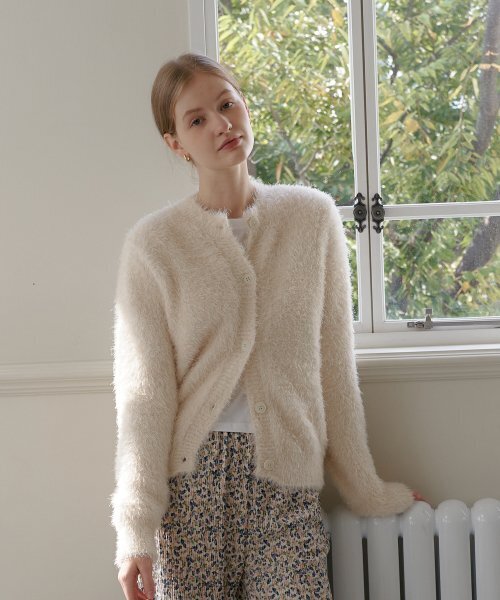 YUPPE（ヨッペ）の「ROUND FUR CARDIGAN_BEIGE（カーディガン/ボレロ・レディース・その他・FREE）」の3枚目の写真