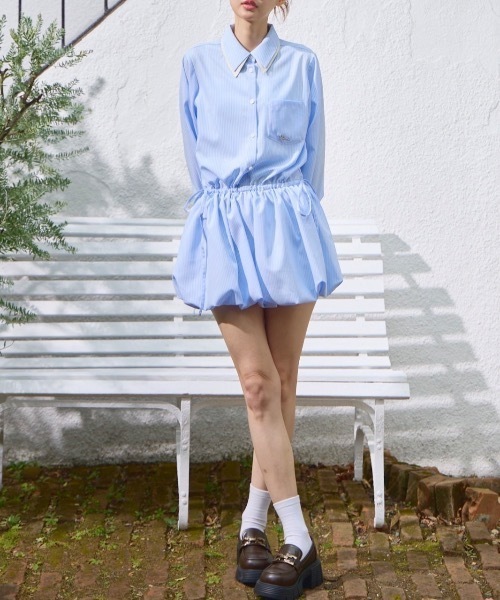 Lallana(ララーナ)の「Layered Collar Balloon Shirt Dress / レイヤードカラーバルーンシャツワンピース(シャツワンピース・レディース・アイボリー/ブルー・FREE/SMALL)」の9枚目の写真