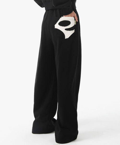 PIECEMAKER(ピースメーカー)の「PCE POCKET APPLIQUE SWEAT PANTS (BLACK)(スウェットパンツ・レディース・その他・SMALL/MEDIUM/LARGE)」の3枚目の写真