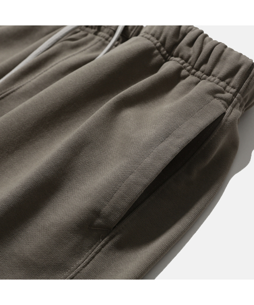 MOIF（モイフ）の「[AW25] BAGGY SWEAT PANTS / OLIVE（スウェットパンツ・メンズ・その他・1(S)/2(M)/3(L)）」の6枚目の写真