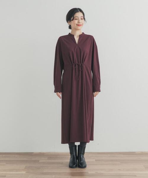 URBAN RESEARCH DOORS(アーバンリサーチドアーズ)の「ドロストリボンフレアワンピース(ワンピース・レディース・バーガンディー/チャコールグレー/グレー・FREE)」の22枚目の写真