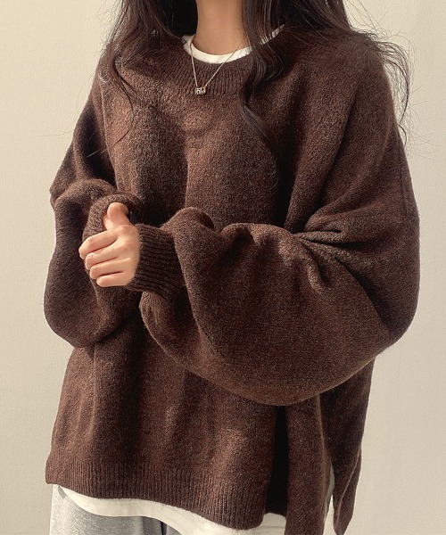 ReRe(リリ)の「オーバーサイズスリットニット(ニット/セーター・レディース・ベージュ/ワインレッド/ダークブラウン/グレー/ブラック・FREE)」の4枚目の写真