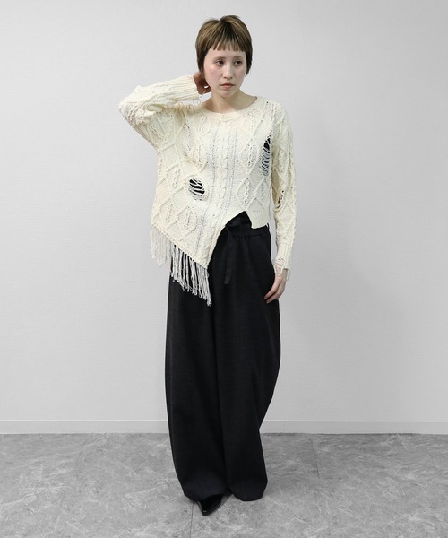 THE CELL.(ザセルドット)の「ダメージケーブルアシンメトリーニット DISTRESSED CABLE ASYMMETRIC KNIT(ニット/セーター・レディース・アイボリー・FREE)」の10枚目の写真
