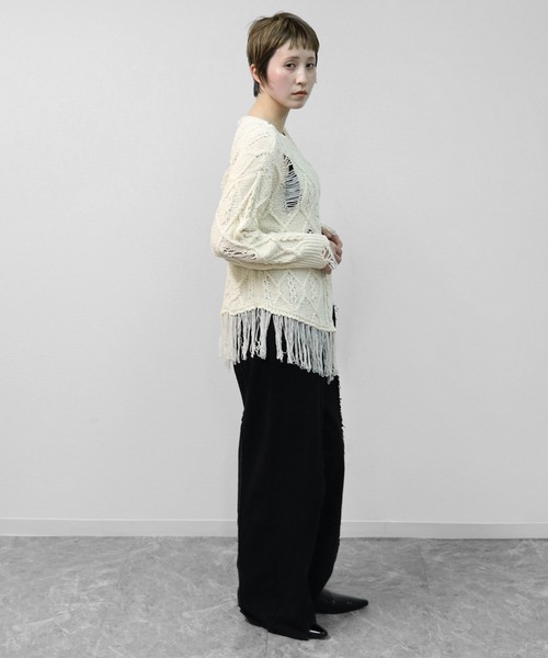 THE CELL.(ザセルドット)の「ダメージケーブルアシンメトリーニット DISTRESSED CABLE ASYMMETRIC KNIT(ニット/セーター・レディース・アイボリー・FREE)」の12枚目の写真