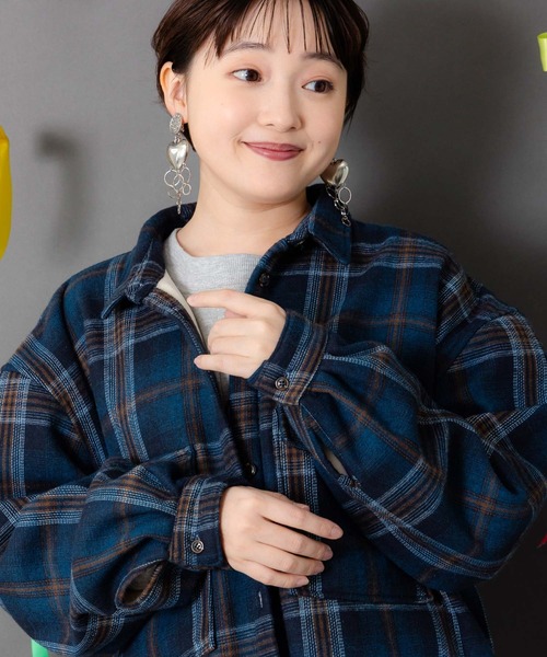 ScoLar（スカラー）の「153758：わんコレ柄ネルチェック×ボアシャツアウター（Tシャツ/カットソー・レディース・ネイビー/ブラウン・M）」の9枚目の写真