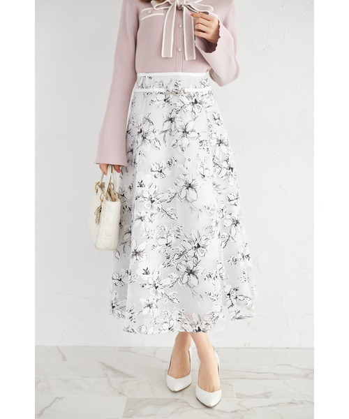 tocco closet(トッコ クローゼット)の「ウエストビット付きオパールフラワープリントフレアスカート(スカート・レディース・オフホワイト/ブラック・M)」の1枚目の写真