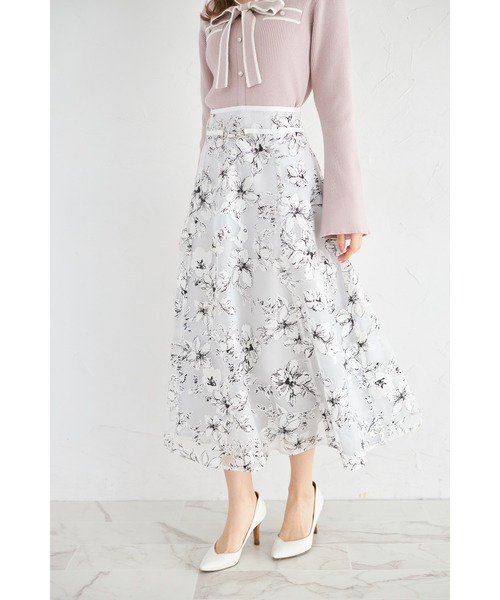 tocco closet(トッコ クローゼット)の「ウエストビット付きオパールフラワープリントフレアスカート(スカート・レディース・オフホワイト/ブラック・M)」の10枚目の写真