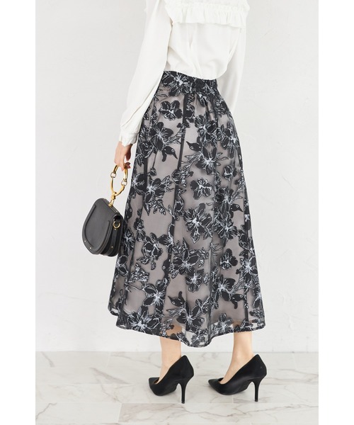 tocco closet(トッコ クローゼット)の「ウエストビット付きオパールフラワープリントフレアスカート(スカート・レディース・オフホワイト/ブラック・M)」の18枚目の写真