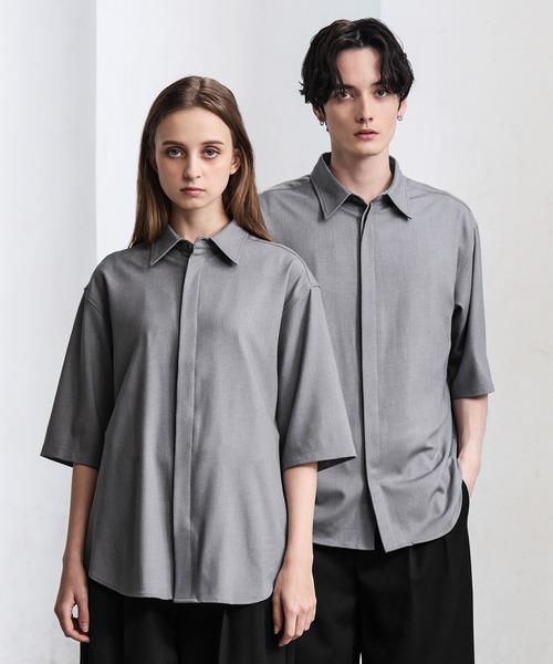 CLEL（クレイル）の「【CLEL】Summer Wool Blend Short Sleeve Regular Collar Shirt / サマーウールブレンド 半袖レギュラーカラーシャツ【セットアップ対応】（シャツ/ブラウス・メンズ・グレー/ナチュラル/モカ/ブラック・XS/L/M/S）」の2枚目の写真