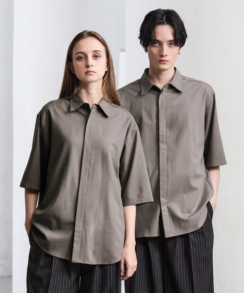 CLEL（クレイル）の「【CLEL】Summer Wool Blend Short Sleeve Regular Collar Shirt / サマーウールブレンド 半袖レギュラーカラーシャツ【セットアップ対応】（シャツ/ブラウス・メンズ・グレー/ナチュラル/モカ/ブラック・XS/L/M/S）」の3枚目の写真